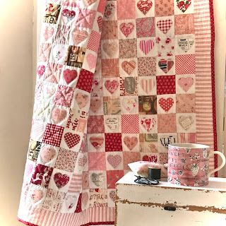 Helen Philipps: Vintage Hearts and Wildflowers Hearts Quilt Pattern, Hearts Quilt, Anni Downs, Vintage Hearts, Heart Quilt Pattern, Patchwork Heart, Cute Quilts, Quilts Ideas, Fabric Pumpkins