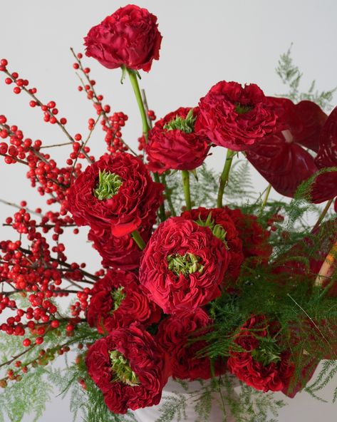 Red on full blast #florist #floristmiami #floristdesigner #eventflorist #redarragement Red Floral Arrangements, Red Flower Arrangements, Flower Composition, Flowers Red, Red Flower, Red Berries, Christmas 2024, Red Floral, Red Flowers