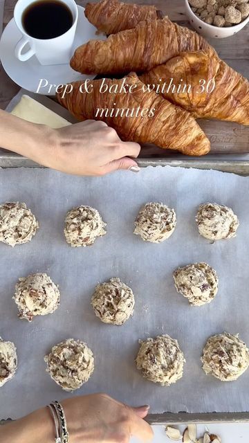 Croissant Cookie Recipe, Croissant Cookie, Almond Croissants, Butter Croissant, Almond Flour Cookies, Croissant Recipe, Almond Croissant, Almond Extract, Pure Vanilla