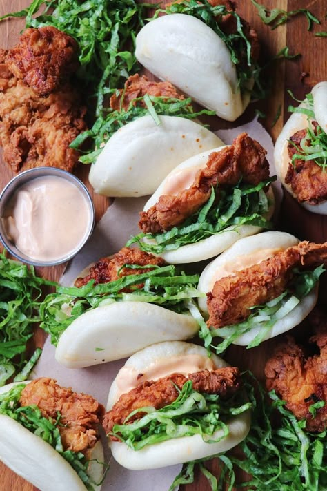 Chicken Bao Buns, Indian Food Party, Asian Buns, Steamed Bao Buns, Steamed Bao, Chicken Buns, Chicken Wrap Recipes, Bao Buns, Crispy Fried Chicken