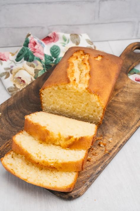 Our Madeira loaf cake recipe is a testament to the beauty of simple baking. With just a few basic ingredients, you can create a delicious, lemon zested sponge cake that's perfect for any occasion. This classic British bake is a delightfully zesty treat that's perfect for any time of the day. Let's get baking! 🍴🍰 #SimpleBaking #MadeiraCake #BritishBaking Loaf Tin Recipes, Apricot Loaf, Lemon Madeira Cake, Lemon Dessert Recipes Easy, Madeira Cake Recipe, British Afternoon Tea, Easy Bakes, Tin Cake, Madeira Cake