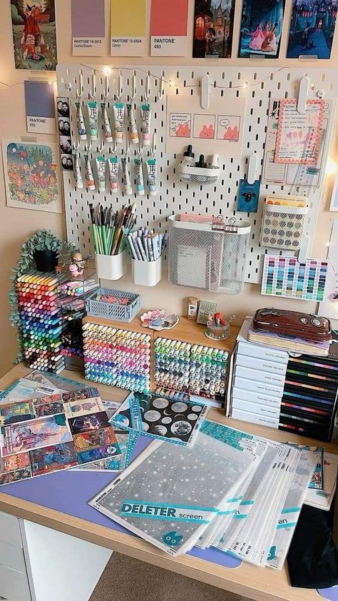 Stationery Organization Aesthetic, Office Supplies Aesthetic, School Organization Aesthetic, Art Desk Aesthetic, Art Supplies Aesthetic, Dream Art Room, Rangement Art, Artist Desk, Stationery Aesthetic