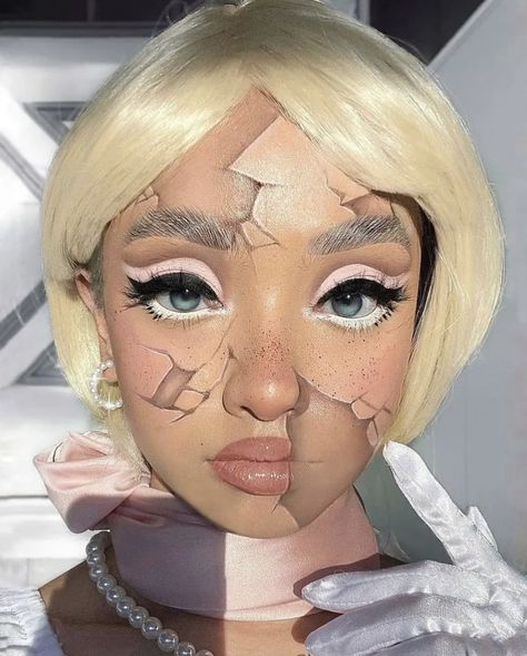 Cracked Porcelain Doll, Puppet Makeup, Creepy Doll Makeup, Cracked Doll Makeup, Broken Doll Makeup, Cracked Porcelain, Doll Makeup Halloween, Doll Face Makeup, Teknik Makeup