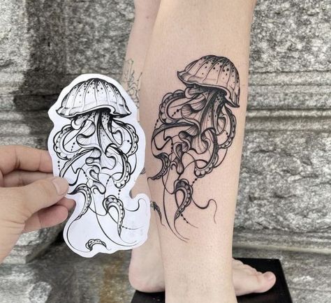 Jellyfish Tattoo, Theme Tattoo, Tattoo Feminina, Aesthetic Tattoo, Black Ink Tattoos, Dope Tattoos, Simplistic Tattoos, Piercing Tattoo, Creative Tattoos