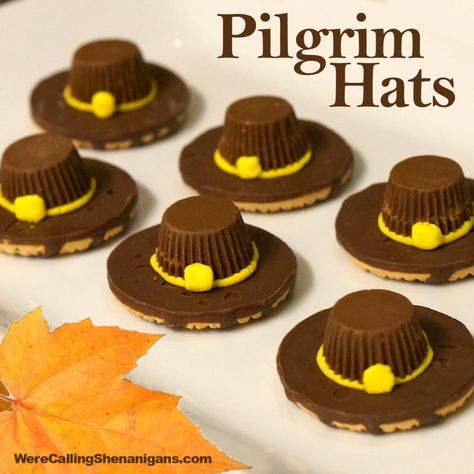 Pilgrim Hat Cookies, Thanksgiving Kid Recipes, Pilgrim Hats, Thanksgiving Sweets, New Years Eve Dessert, Holiday Food Crafts, Cookie Craft, Thanksgiving Pilgrims, Hat Cookies