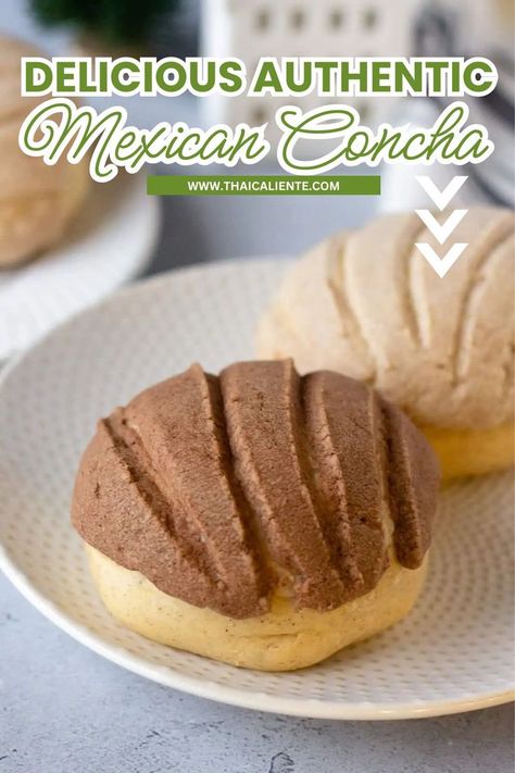 Make authentic Mexican Conchas, a beloved sweet bread from Mexico. This easy recipe walks you through creating the soft, airy dough and the iconic sugary topping. Perfect for breakfast or an afternoon treat, these conchas will bring a taste of Mexico to your kitchen. Conchas Recipe, Mexican Conchas, Mexican Sweet Bread, Mexican Bakery, Mexican Sweet Breads, Natural Food Coloring, Crumb Topping, Authentic Mexican, Sweet Bread