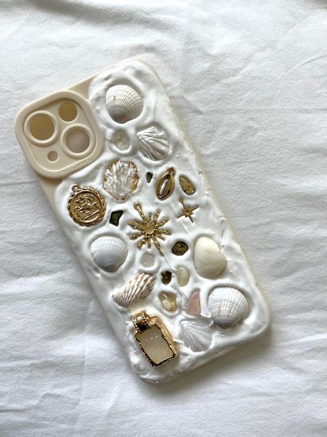 #phonecase #memor #etsy #shells Pinterest Phone Case, Plaster Shell Phone Case, Diy Shell Phone Case, Memor Phone Cases, Sea Shell Phone Case, Memor Phone Case, Phone Cases Summer, Seashell Case, Seashell Phone Case