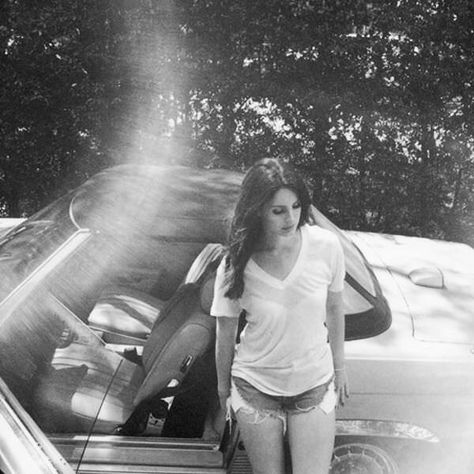 West Coast Aesthetic Lana Del Rey, Lana Del Rey Iconic Photo, Lana Del Rey West Coast Aesthetic, Lana Widget, Lana Del Rey Widget, Lana Albums, Lana Del Rey Fan, Neil Krug, Love Lana Del Rey