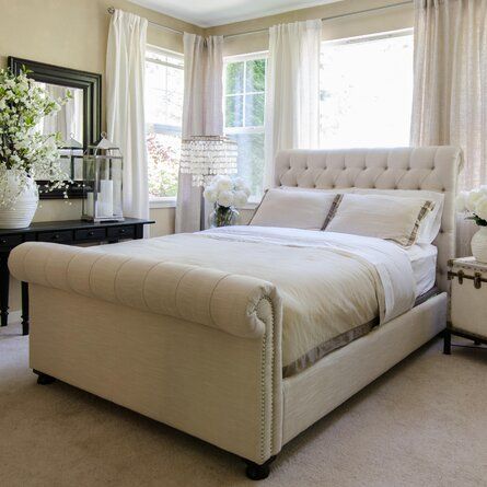 Sleigh Bed Frame, Upholstered Sleigh Bed, Sleigh Bed, White Bed, Ideas Hogar, Sleigh Beds, Design Del Prodotto, Master Bedrooms Decor, Remodel Bedroom