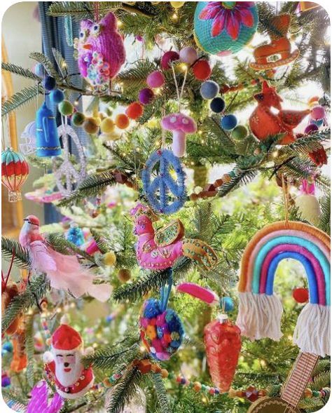 Boho Colorful Christmas Tree, Bright Boho Christmas Decor, Kids Christmas Tree Topper, Colourful Christmas Decorations Diy, Rainbow Xmas Tree, Colorful Christmas Ornaments Diy, Colourful Christmas Tree Decorations, Colorful Boho Christmas Tree, Colorful Ornaments Christmas Tree