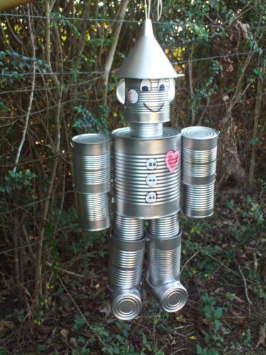 Can Robot, Tin Can Man, Carillons Diy, Tin Can Art, Aluminum Can Crafts, Colorful Planters, Tin Can Crafts, Aluminum Can, Tin Man