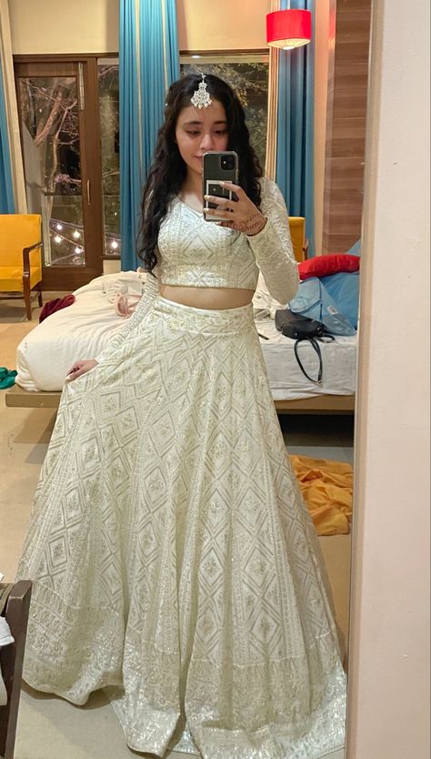 Lehenga Simple, Indian Dress Up, Function Dresses, White Lehenga, Simple Lehenga, Trendy Outfits Indian, Lehenga Designs Simple, Fancy Sarees Party Wear, Desi Fashion Casual