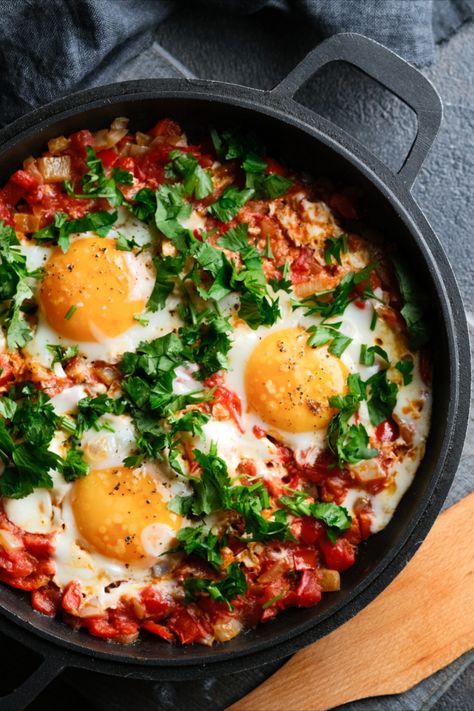 Easy Shakshuka Recipe, Shakshuka Recipes, Andrew Zimmern, Eggplant Salad, One Skillet Meals, Egg Dish, Easy Dishes, Baked Eggs, Egg Recipes