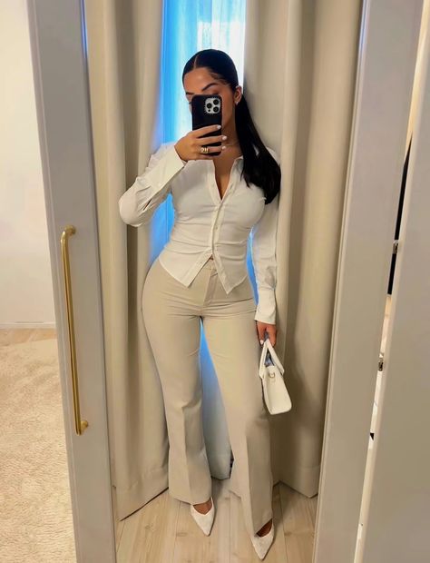 Cute Buissnes Casual Outfit, Buissnes Casual Outfit Woman, Pharmaceutical Sales Rep Outfit, High Class Outfits, Bussines Casual Woman Outfit, Baddie Work Outfits, Baddie Business Outfits, Classy Business Outfits For Women, Elegant Outfits For Women