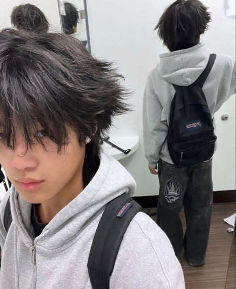 Hair Inspo Guys, Male Discord Pfp, Hot Asian Boy, Asian Boy Aesthetic, Shag Haircut Men, Outfit Ideas Skater, Asian Guys With Long Hair, Male Outfit Ideas, Cute Asian Boy