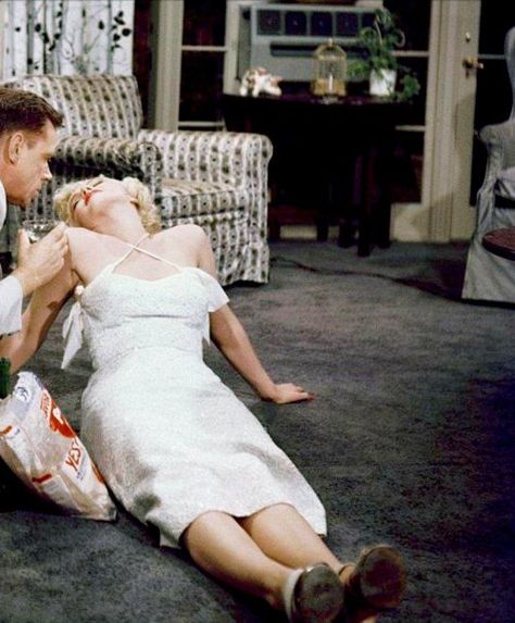 7 Year Itch, The Seven Year Itch, Marilyn Monroe Movies, Seven Year Itch, 1950s Pinup, Billy Wilder, Marilyn Monroe Quotes, Becoming An Actress, Old Hollywood Stars