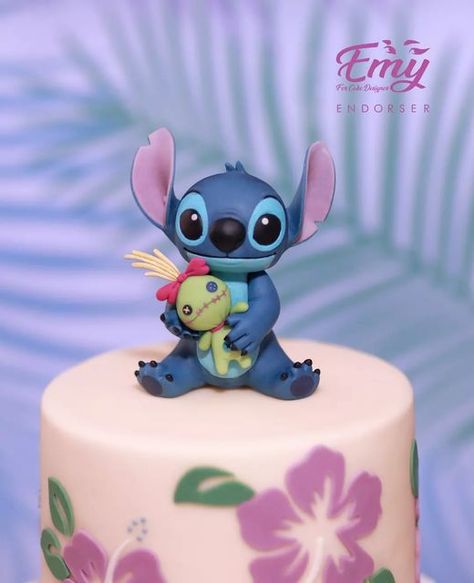 Stitch Cakes, Lilo And Stitch Cake, Ohana Family, Stitch Cake, Making Fondant, Epic Party, Lilo Et Stitch, Summer Cakes, Ohana Means Family