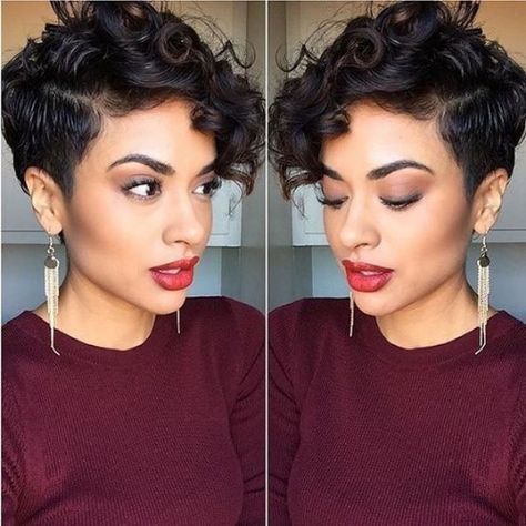 asymmetrical curly pixie cut Curly Pixie Hairstyles, Curly Pixie Cuts, Short Curly Haircuts, Curly Pixie, Penteado Cabelo Curto, Curly Hair Cuts, Gwen Stefani, Short Curly Hair, Pixie Cuts