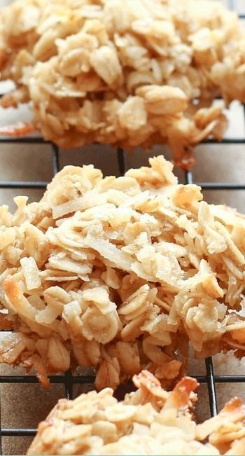 Coconut Lover��’s Oatmeal Cookies {naturally gluten free recipe} Oatmeal Coconut Cookies, Coconut Oatmeal, Oatmeal Cookie Recipes, Crinkle Cookies, Think Food, Coconut Recipes, Gluten Free Cookies, Tea Cakes, Spaghetti Squash