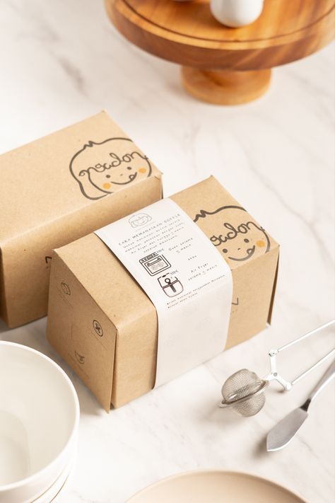 Bread Box Packaging Design, Cooler Box Ideas, Box Bakery Packaging Ideas, Small Bakery Packaging, Kraft Paper Box Packaging, Aesthetic Cookie Packaging, Bakery Design Packaging, Donut Packaging Boxes, Food Packaging Aesthetic