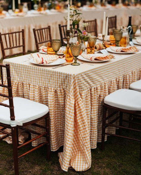 I loooooooove a stand-out linen moment and these custom linens for D&T were THEEE moment. ⁠ Photography: @joelandjustyna⁠ Planning and design: @seaandsilkevents⁠ Venue: Gatineau Fish&Games Club⁠ Florals: @maisonanthea⁠ Rentals: @joesprophouse @groupabp @unaviavintage⁠ ⁠ #wedding #weddingplanner #uniqueweddings #ottawaweddingplanner #weddingplanner #californiawedding #californiaweddingplanner #weddinginspo #voguewedding #luxuryweddingplanner #destinationweddingplanner #italyweddingplanner #ga... Gingham Wedding Table, Rectangle Table Decor, Gingham Wedding, Colourful Garden, Glassware Wedding, Wedding Nyc, Canadian Wedding, Wedding Glassware, Prop House