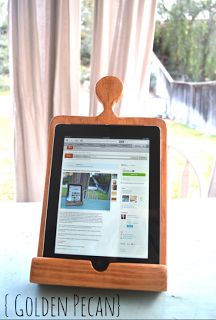 DIY kitchen tablet holder Ipad Kitchen Stand, Pottery Barn Kitchen, Kitchen Ipad, Mother Christmas, Planet Colors, Support Ipad, Furniture Handmade, Genius Ideas, Kitchen Stand