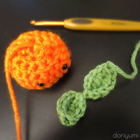 Peeps Crochet, Bees Crochet, Yarn Projects Crochet, Crochet Pattern Halloween, Crochet Orange, Coaster Crochet, Lucky Money, Yarn Tail, Orange Pattern