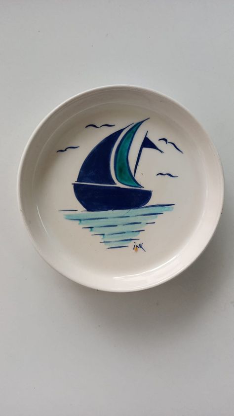 Beach Themed Pottery Painting, Pottery Painting Beach Ideas, Pottery Painting Beach, Pottery Painting Ideas Ocean, Pottery Painting Ideas Easy Ceramic Plates, Pottery Painting Easy, Ceramic Painting Ideas Plates, Painting Pottery Plates, Pottery Painting Ideas Easy