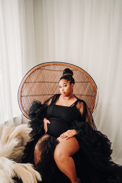 Maternity Photo Shoot Ideas Black Women Plus Size, Plus Size Maternity Photos Black Women, Plus Size Maternity Photo Shoot Ideas, Plus Size Maternity Shoot, Plus Size Pregnancy Photoshoot, Plus Size Photo Shoot Ideas, Maternity 2023, Black Women Maternity Shoot, Plus Size Maternity Photos