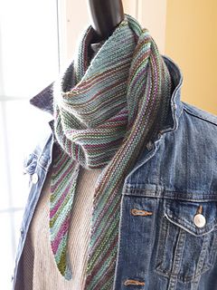 The Best Sock Yarn Projects (That Aren't Socks!) – Sowelu Studio Sock Yarn Scarf, Sock Yarn Projects, Sock Yarn Patterns, Sock Yarn Shawls, Sock Yarn Knitting Patterns, Easy Scarf Knitting Patterns, Knitting Shawl, Knitting Scarves, Ravelry Knitting