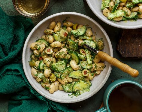 White Bean, Lemon & Dill Salad - Vegan Recipe Dill Bean Salad, Dill Salad, Cauliflower Couscous, Bbq Tofu, Mustard Recipe, Quick Salads, Salad Vegan, Lemon Dill, Olive Relish