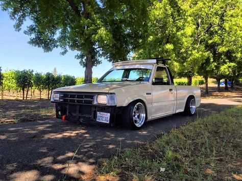 Mini Trucks Mazda, Nissan Vans, Drift Truck, Mazda B2200, S10 Truck, Nissan Hardbody, Lowrider Trucks, Sport Truck, Ford Courier