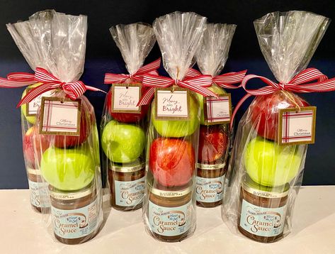 Carmel Apple Teacher Gifts – kerricreates Apple And Caramel Gift, Caramel Apple Basket Gift Ideas, Fall Baskets For Teachers, Carmel Apple Gift Bag, Apple Themed Gifts, Carmel Apple Gifts Ideas, Apple Cider Gift Ideas, Caramel Apple Gift Ideas, Teacher Thanksgiving Gifts Ideas