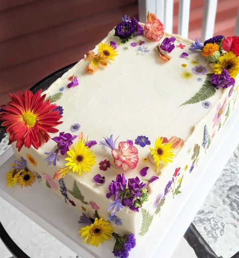 Sheet Cake Floral, Wildflower Sheet Cake Ideas, Wildflower Sheet Cake, Sheet Cake With Flowers, Wedding Sheet Cake Ideas, Flower Sheet Cake, Floral Sheet Cake, Sheet Cake Ideas, Yea Party