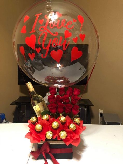 Valentines Day Bobo Balloon Ideas, Valentines Bobo Balloon Ideas, Christmas Balloon Bouquets, Will You Be My Valentine Ideas, Aesthetic Valentines Nails, Boyfriend Valentine Gifts, Valentines Balloons Bouquet, Room Decor Teen, Valentine Gifts For Him