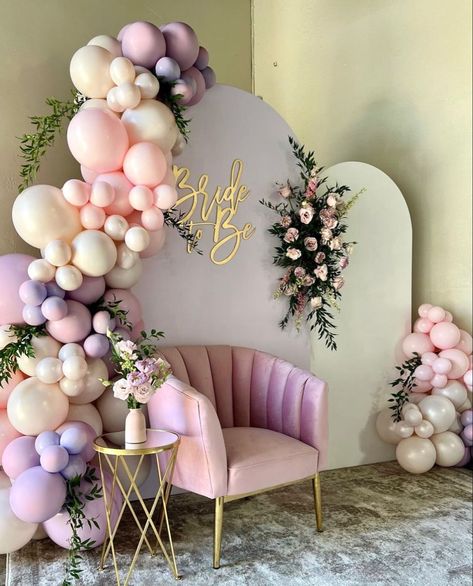 Birthday Party Balloon Arch, Balloon Decoration Birthday, Party Balloon Arch, Arch Balloon, Bride To Be Balloons, Brides Room, Decoration Birthday Party, Idee Babyshower, Bridal Shower Inspo