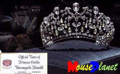 The Tiara that Princess Mia wore in the movie The Princess Diaries Princess Diaries Tiara, Princess Diaries Crown, Princess Diaries Movie, Princess Mia, Diary Movie, The Princess Diaries, Princess Diaries, Royal Jewels, Tiaras And Crowns