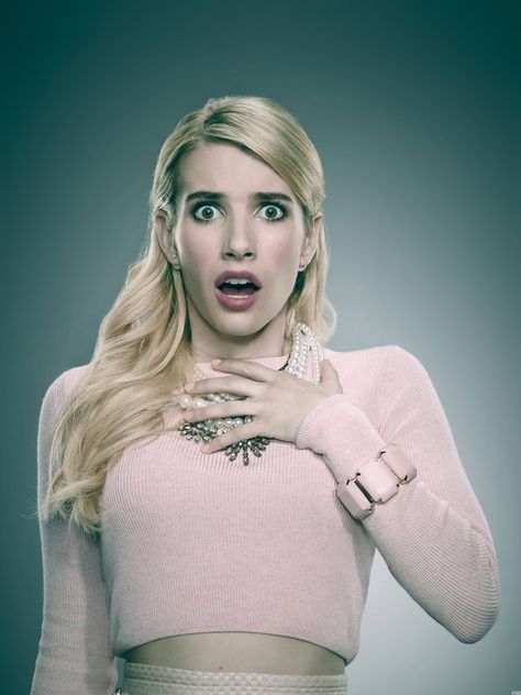 SCREAM QUEENS: Emma Roberts in SCREAM QUEENS Emma Roberts Scream Queens, Emma Roberts Scream, Scream Queens Season 2, Scream Queens Fashion, Chanel Oberlin, Chanel #1, Queen Outfit, Queen Photos, Scream Queens