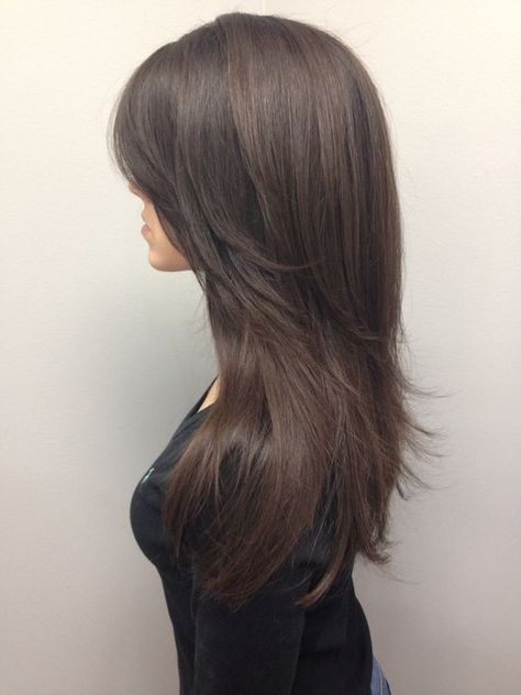 If you have long hair, you may feel that your only options for hair styling are either sleek looks and/or bun hair styles. This is… Haircuts For Really Straight Hair, Long Layered Haircuts, Short Hairstyle, Long Layered Hair, Haircuts For Long Hair, Different Hairstyles, Dark Brown Hair, Long Hair Cuts, Great Hair