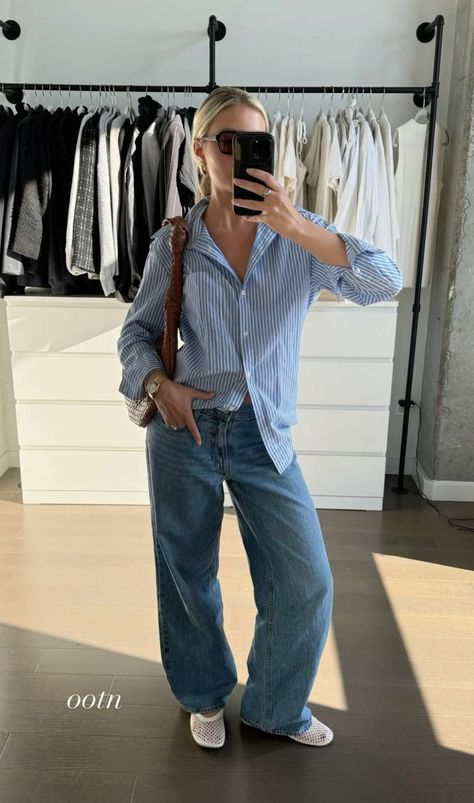 Casual Chic Old Money, Strip Blue Button Down Outfit, Brunch Style Outfits Summer, Oversized Oxford Shirt Outfit, Pinstripe Button Up Shirt Outfit, Blue And White Striped Button Up Outfit, Old Money Aesthetic Outfit Casual, Blue Striped Button Down Shirt Outfit, Basic Chic Outfit