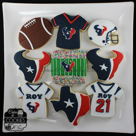 Football Sugar Cookies, Peanuts Birthday Party, Sports Cookies, Peanuts Birthday, Football Cookies, 21st Cake, Bridal Shower Cookies, Decorated Sugar Cookies, Fancy Cookies