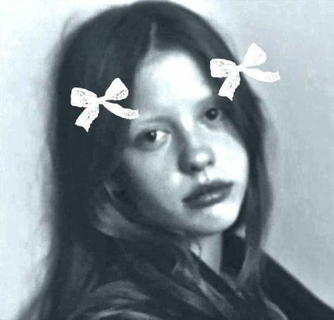 Mia Goth Actor, Femcel Aesthetic Pfp, Mia Goth Aesthetic Icon, Mia Goth Icons, X Movie Aesthetic, Femcel Pfp, Mia Goth Aesthetic, Icons Goth, Pfp Goth