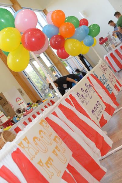 Fun Fair Stall Decoration Ideas, Carnival Stalls, Cheap Carnival Games, Circus Birthday Party Ideas, Cheap Decorations, Carnival Booths, Carnival Birthday Party Theme, Birthday Carnival, Bottle Flip