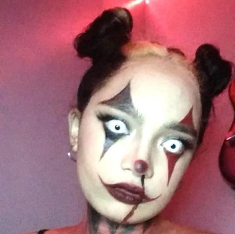 𝔄𝔯𝔢𝔫'𝔱 𝔶𝔬𝔲 𝔰𝔠𝔞𝔯𝔢𝔡 Halloween Make Up, Halloween Make, Face Paint, Carnival Face Paint, Halloween Face, Face Makeup, Halloween Face Makeup, Carnival, Halloween