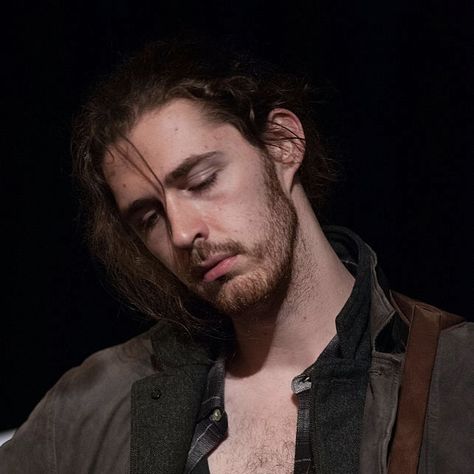 Hozier Photoshoot, Hozier Boyfriend Material, Gay Jesus, Andrew Hozier, Bog Man, Forest Spirit, Hozier, Irish Men, Pretty Men