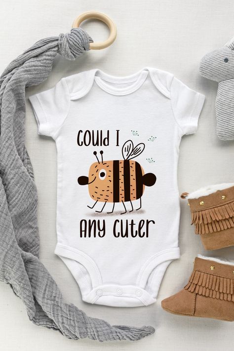 Baby Boy Cricut Shirts, Diy Onesies Cricut, Baby Onsie Designs, Baby Girl Onesie Ideas, Cute Baby Onesies Sayings, Baby Shirt Ideas, Baby Onsies Ideas Girl, Babygrow Ideas, Onsies Ideas Girl