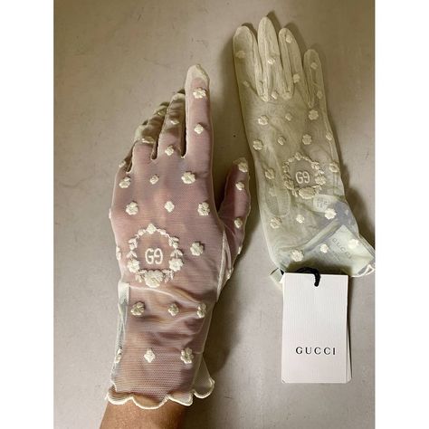 Gucci Gloves, Ideas Outfit, Consignment Stores, White Gloves, Gloves, Outfit Ideas, Women Accessories, Gucci, White