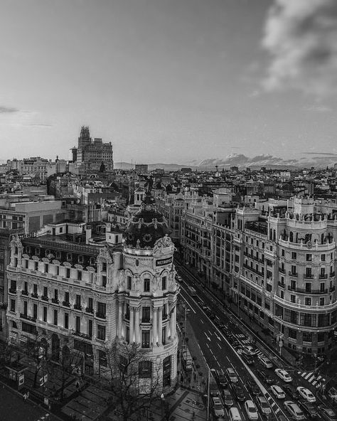 Madrid Spain Aesthetic, Paris Black And White Aesthetic, Paris In Black And White, Paris Aesthetic Black And White, London Black And White Aesthetic, Rome Black And White Aesthetic, Black And White London Wallpaper, Black And White Paris Wallpaper, City Posters Black And White