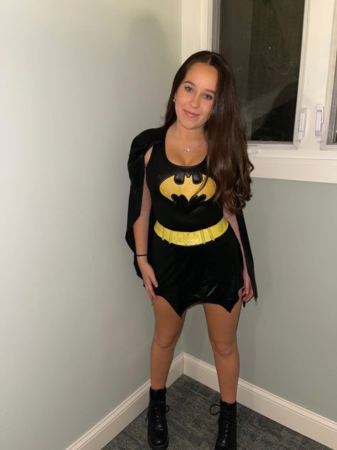 Batman woman Halloween costume inspiration Cute Batman Costume For Women, Batman College Costume, Batman Halloween Costume Girl, Hot Batman Costume Woman, Dc Characters Halloween Costumes, Bat Man Costume Women, Batman Costumes Female, Halloween Costumes Batman Women, Womens Batman Costume