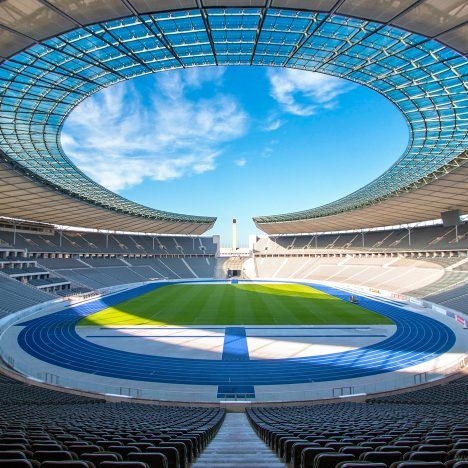 Olympiastadion by Werner March, Berlin 1936 Footy Games, Berlin Olympics, Discus Thrower, Sports Architecture, Stadium Architecture, Stadium Design, Color Wallpaper Iphone, Sports Stadium, The Olympic Games